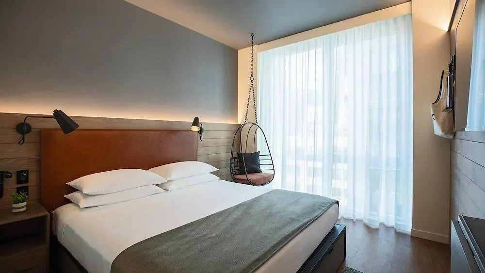 Moxy Memphis Downtown Hotel