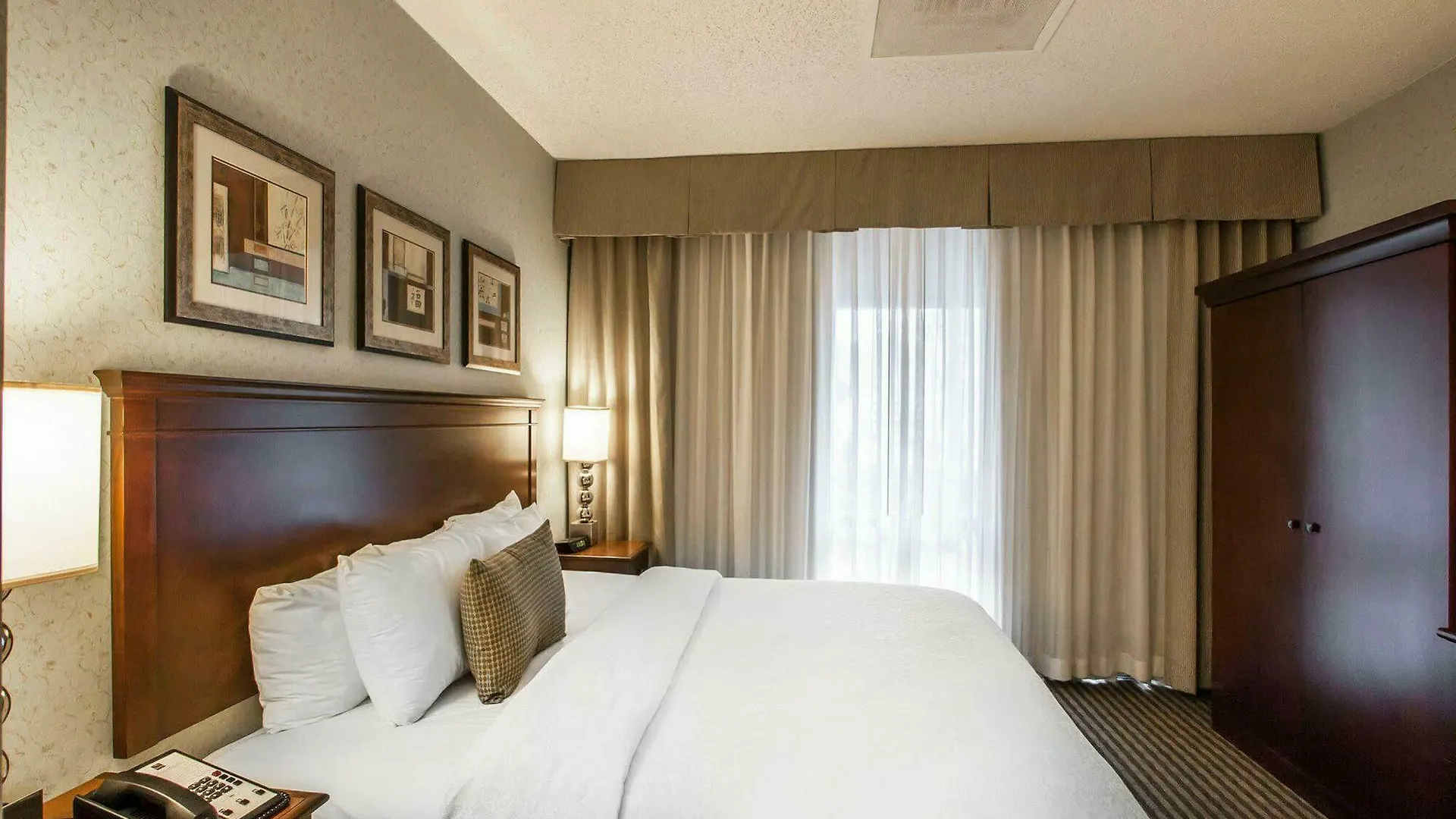 Moxy Memphis Downtown Hotel 3*,